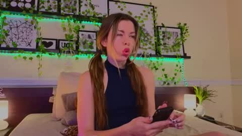 Luna Rishi online show from 11, 3, 2025