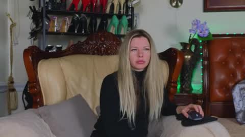 Luna Rishi online show from 6, 4, 2026