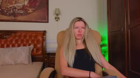 Snapshot of lunarishi chatting on 22, 6, 2026 Luna Rishi online show from 22, 6, 2026
