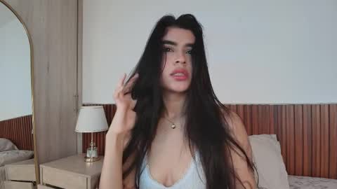 Snapshot of lunarousse_ chatting on 8, 4, 2026 Luna Rousse online show from 8, 4, 2026