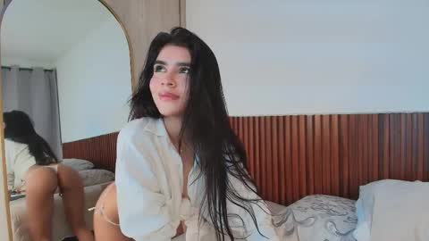 Snapshot of lunarousse_ chatting on 15, 4, 2026 Luna Rousse online show from 15, 4, 2026