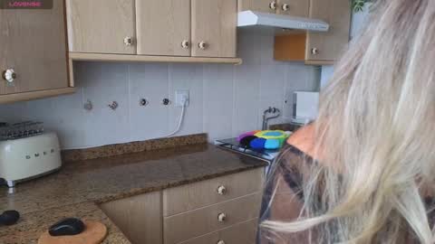 Snapshot of lunary_mix chatting on 20, 12, 2024  Luna online show from 20, 12, 2024