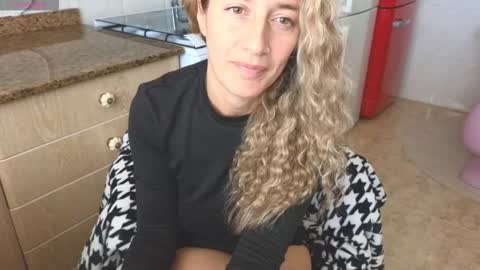 Snapshot of lunary_mix chatting on 3, 3, 2026 Luna online show from 3, 3, 2026