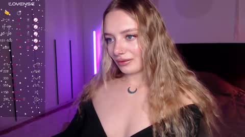 LunaticaBae online show from 22, 2, 2025