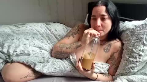 Luna  powered by bitch dust online show from 22, 1, 2025