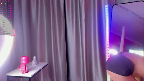 call me a pose striker  online show from 16, 6, 2026