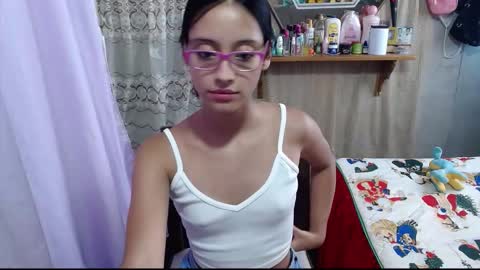 Snapshot of lunawillis chatting on 5, 12, 2025 Luna online show from 5, 12, 2025