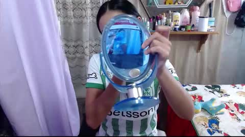 Snapshot of lunawillis chatting on 17, 12, 2025 Luna online show from 17, 12, 2025