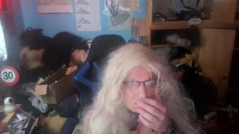 Snapshot of lunaxxxx97 chatting on 27, 6, 2026 LunaXXX online show from 27, 6, 2026