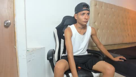 Snapshot of lunay_bigcock420 chatting on 29, 9, 2025 lunay_bigcock420 online show from 29, 9, 2025