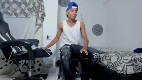 Snapshot of lunay_bigcock420 chatting on 25, 10, 2025 lunay_bigcock420 online show from 25, 10, 2025