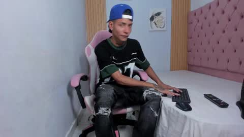 Snapshot of lunay_bigcock420 chatting on 30, 10, 2025 lunay_bigcock420 online show from 30, 10, 2025