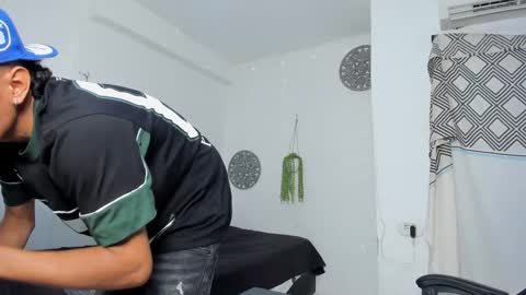 Snapshot of lunay_bigcock420 chatting on 31, 10, 2025 lunay_bigcock420 online show from 31, 10, 2025