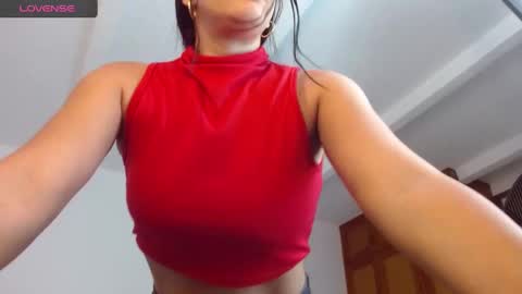 lunayois02 online show from 5, 1, 2025