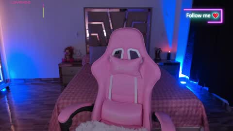 LUNA ROSE online show from 16, 4, 2026