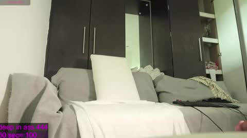 lusciouslipsxx online show from 2, 12, 2025