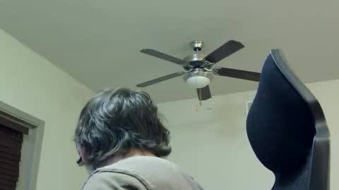 Snapshot of lustfullives chatting on 11, 4, 2026 LustfulLives online show from 11, 4, 2026