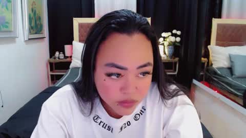 Snapshot of lustfuloffendertrina chatting on 9, 1, 2025 Trina online show from 9, 1, 2025