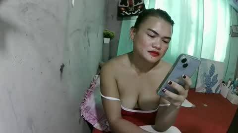 Flora Mae online show from 24, 4, 2026