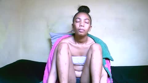 Snapshot of lutchia chatting on 28, 9, 2025 lutchia online show from 28, 9, 2025