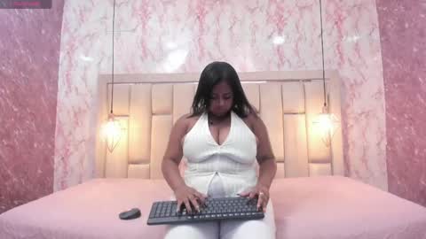 Snapshot of luu_adams chatting on 27, 4, 2026 Luu online show from 27, 4, 2026