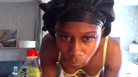 luvbug555 online show from 11, 3, 2026