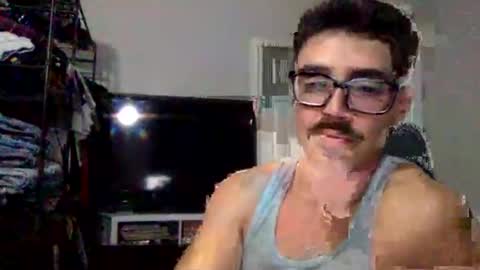 Snapshot of luvrboy77 chatting on 6, 6, 2026 luvrboy77 online show from 6, 6, 2026