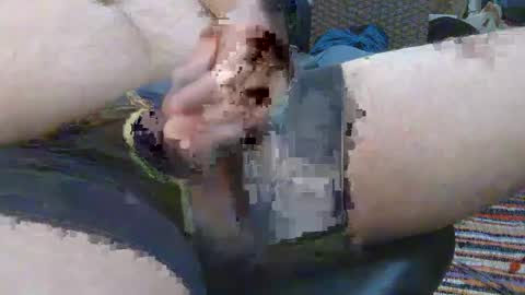 Snapshot of luvvslutss22 chatting on 14, 10, 2025 luvvslutss22 online show from 14, 10, 2025