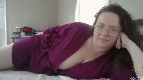 Lux anne online show from 24, 4, 2026