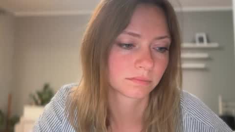 Snapshot of lux_millie chatting on 29, 7, 2026 Millie online show from 29, 7, 2026