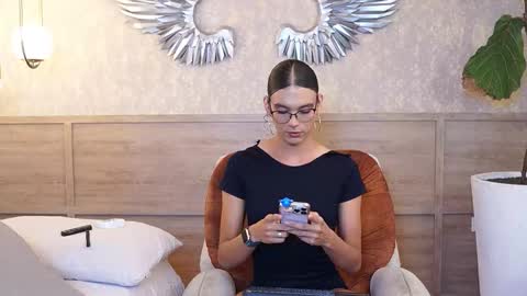 Snapshot of luxa_velvett chatting on 4, 3, 2026 Luxa online show from 4, 3, 2026