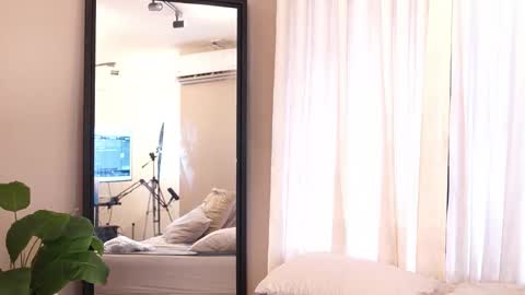 Snapshot of luxa_velvett chatting on 8, 4, 2026 Luxa online show from 8, 4, 2026