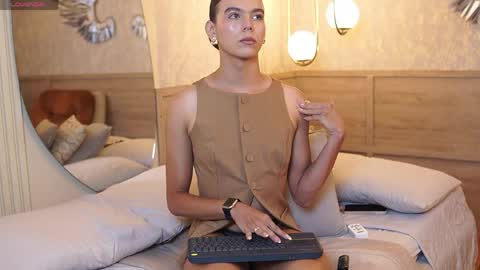 Snapshot of luxa_velvett chatting on 16, 4, 2026 Luxa online show from 16, 4, 2026