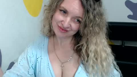 Snapshot of luxdonna chatting on 26, 6, 2026 Donna online show from 26, 6, 2026