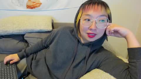 LuxGray online show from 1, 2, 2025