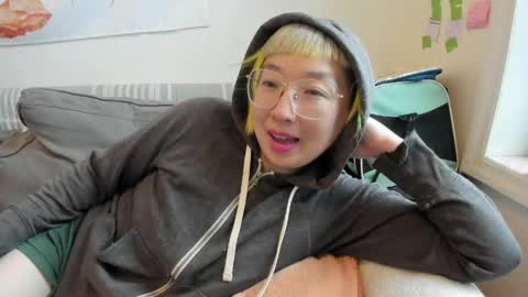 LuxGray online show from 17, 4, 2026