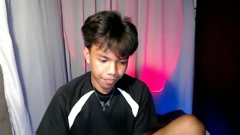 Snapshot of luxirfy_xx chatting on 27, 4, 2026 luxirfy online show from 27, 4, 2026