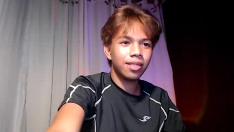 Snapshot of luxirfy_xx chatting on 22, 5, 2026 luxirfy online show from 22, 5, 2026