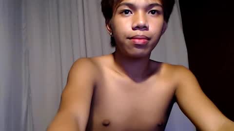Snapshot of luxirfy_xx chatting on 10, 6, 2026 luxirfy online show from 10, 6, 2026