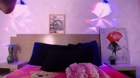 Snapshot of luxury_couple_01 chatting on 2, 2, 2026 luxury_couple_01 online show from 2, 2, 2026