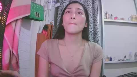 Snapshot of luxy27 chatting on 26, 10, 2025 nikke online show from 26, 10, 2025
