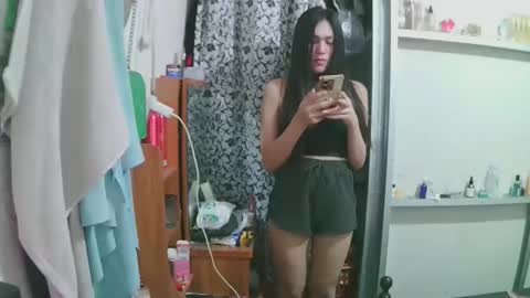 Snapshot of luxy27 chatting on 29, 10, 2025 nikke online show from 29, 10, 2025