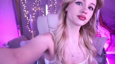 Snapshot of lylanimfa chatting on 29, 4, 2026 lylanimfa online show from 29, 4, 2026