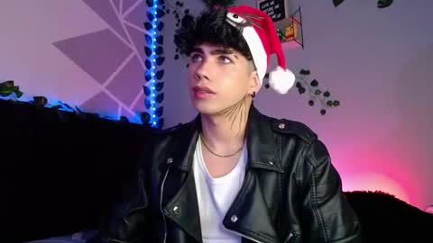 Lyle Bennett Freelance Model online show from 8, 12, 2024