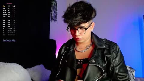 Lyle Bennett Freelance Model online show from 28, 10, 2025