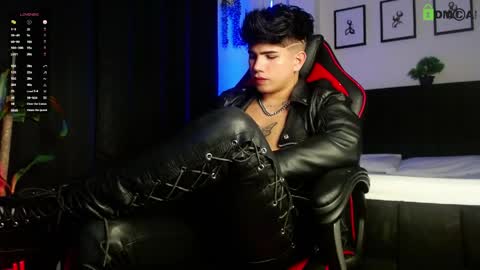 Snapshot of lylebennett_ chatting on 11, 5, 2026 Lyle Bennett Freelance Model online show from 11, 5, 2026