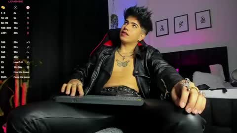 Snapshot of lylebennett_ chatting on 12, 7, 2026 Lyle Bennett Freelance Model online show from 12, 7, 2026