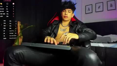 Snapshot of lylebennett_ chatting on 27, 7, 2026 Lyle Bennett Freelance Model online show from 27, 7, 2026