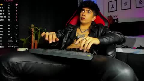 Snapshot of lylebennett_ chatting on 28, 7, 2026 Lyle Bennett Freelance Model online show from 28, 7, 2026
