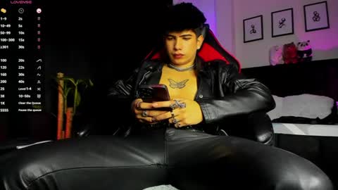Snapshot of lylebennett_ chatting on 1, 8, 2026 Lyle Bennett Freelance Model online show from 1, 8, 2026